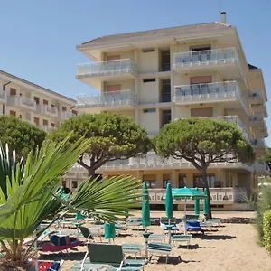 Diplomatic-residence Fronte Mare-piazza Torino-lido Di , Lido di Jesolo Italia