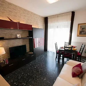 A Casa Di Simone A , Viareggio Italia