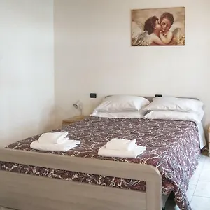  Apartment La Gondola - Beautiful Canal View Italy
