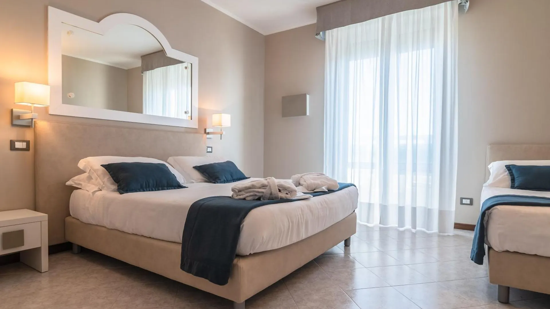 Hotel Anthony Lido di Jesolo 4*,  Italy