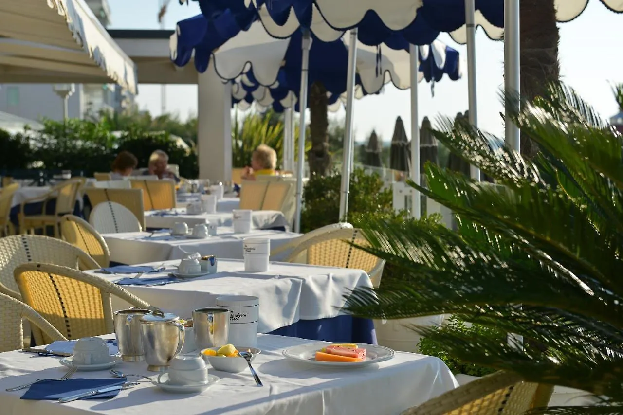 Hotel Anthony Lido di Jesolo 4*,